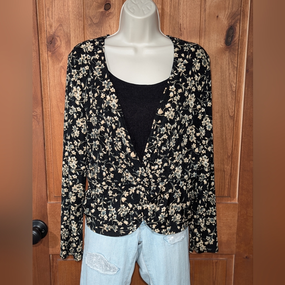 Briggs New York Black and Cream Floral Top